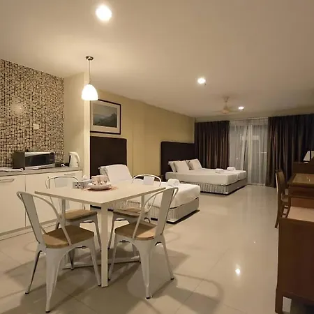 Okay Marina Lumut Homestay Exterior photo
